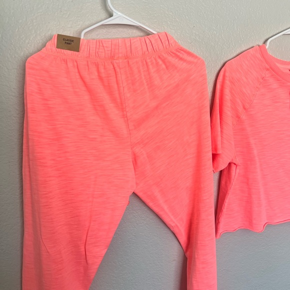 Pink Lounge Set - Picture 2 of 4